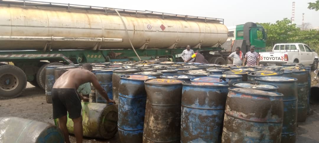 Cameroun-contrebande : 26.000 litres de carburant saisis