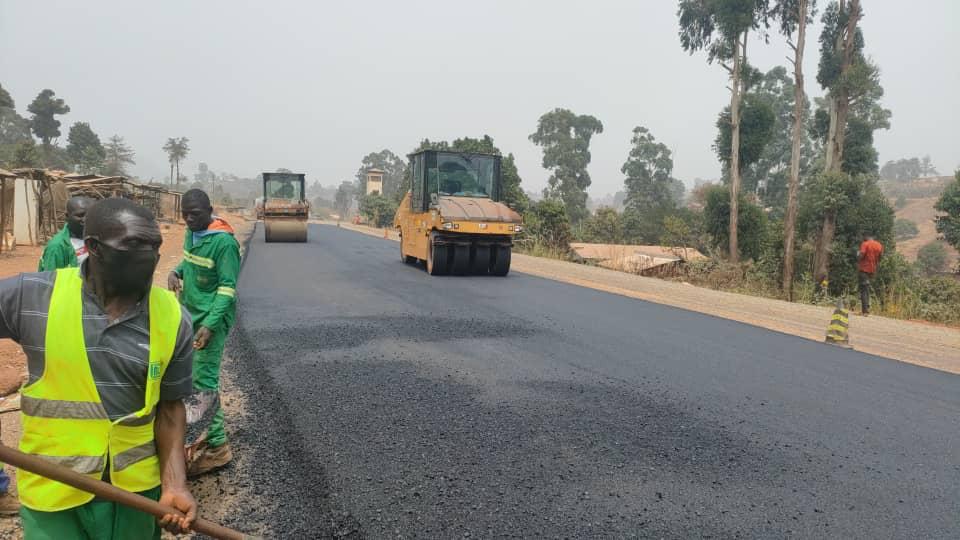 Cameroun : lancée en 2017, la route Babadjou-Bamenda est à 37% de réalisation