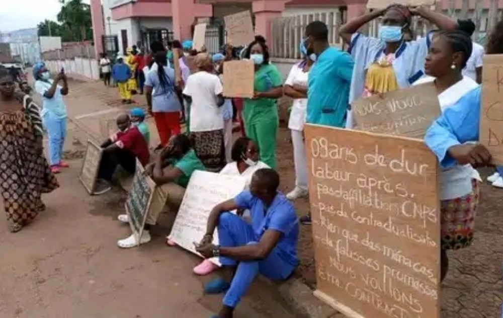 Cameroun : le personnel de santé en grève encaisse un coup