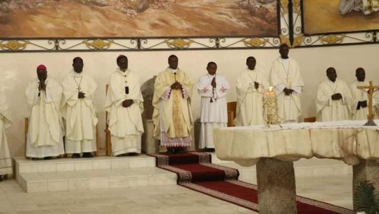 Les évêques réunis au séminaire de Maroua