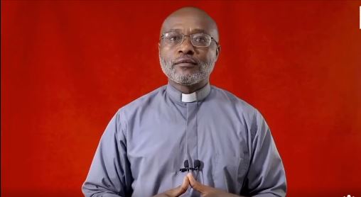 Un prêtre dirige un mouvement politique au Cameroun