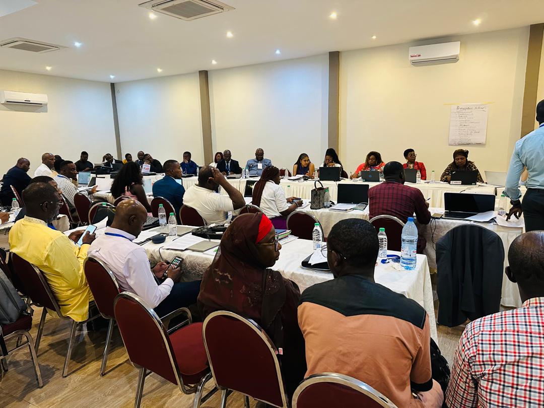 Le personnel chargé du community management des établissements publics à l’école de la gestion des pages sociales