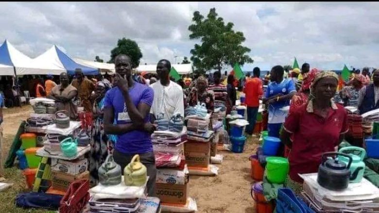 Le Minat distribue des matériels aux sinistrés des inondations dans l’Extrême-Nord