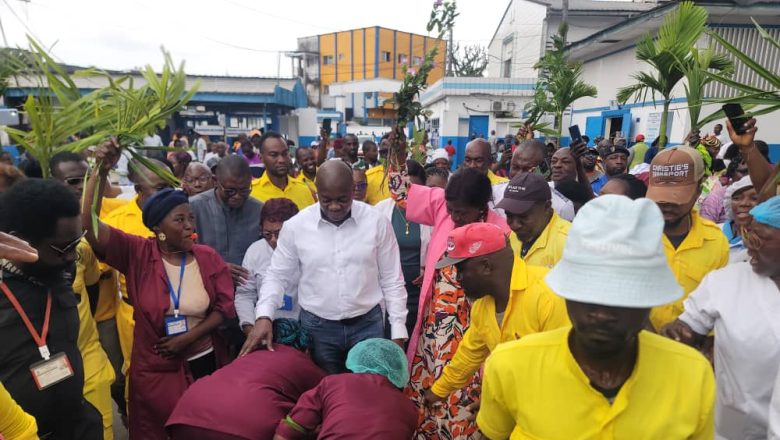 L’hôpital Laquintinie dit merci au Pr Noël Emmanuel Essomba