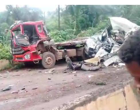 Un accident fait six morts à Matomb