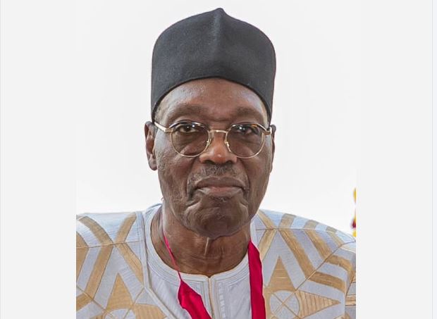 Issa Tchiroma Bakary plaide pour la validation de la candidature de Maurice Kamto au Conseil constitutionnel.