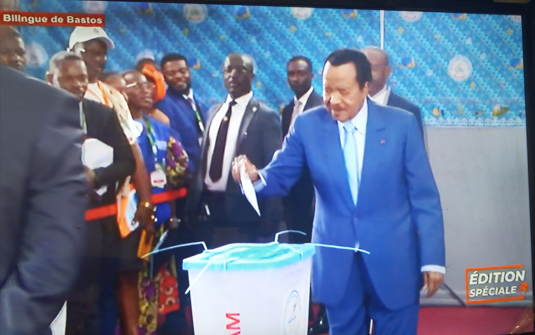 Le candidat Paul Biya a voté à l’École publique de Bastos ce 12 octobre 2025.