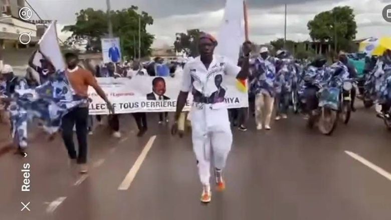 Manifestations pro Biya dans les rues de Douala