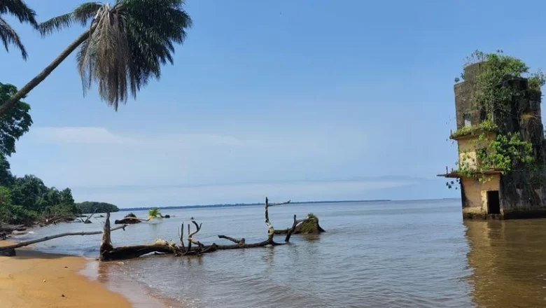 Un mort dans un naufrage à Manoka