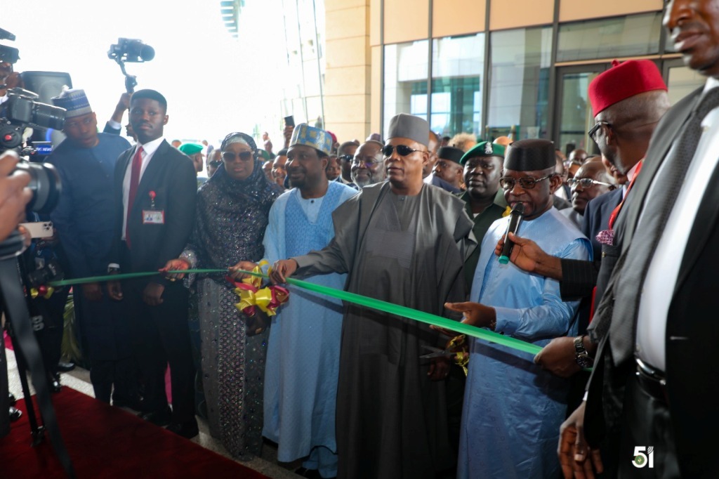 Inauguration officielle au Nigeria du nouveau siège de la CEDEAO, bâti par la Chine
